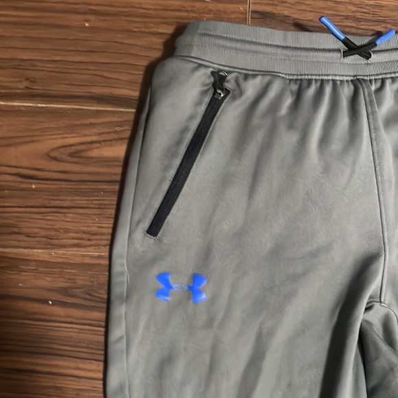 Boys grey Under Armour Joggers - Picture 2 of 4
